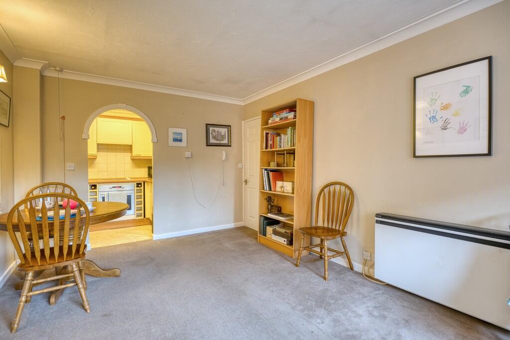 St. Mark's Hill, Surbiton photo 4