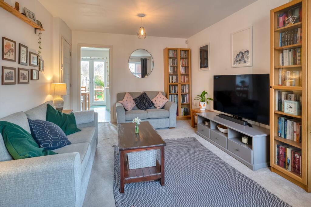 Rowan Crescent, Hyde photo 5