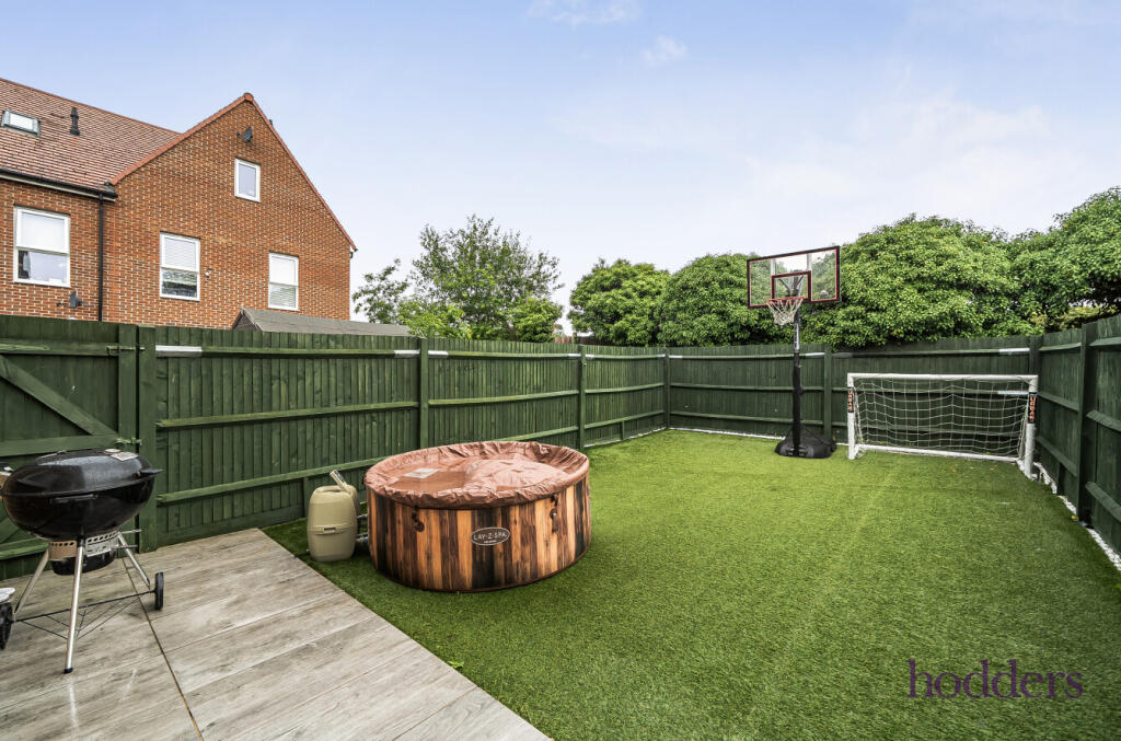 House in Runnymede, Addlestone - View 4