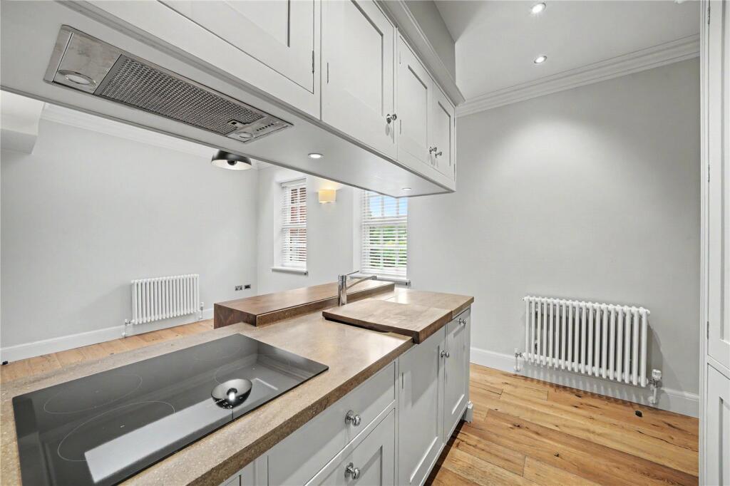 Apartment in Harrogate, High Harrogate - View 3