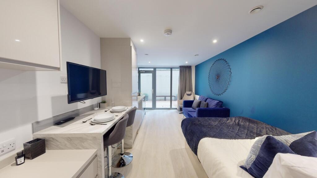 Apartment in Reading - View 4