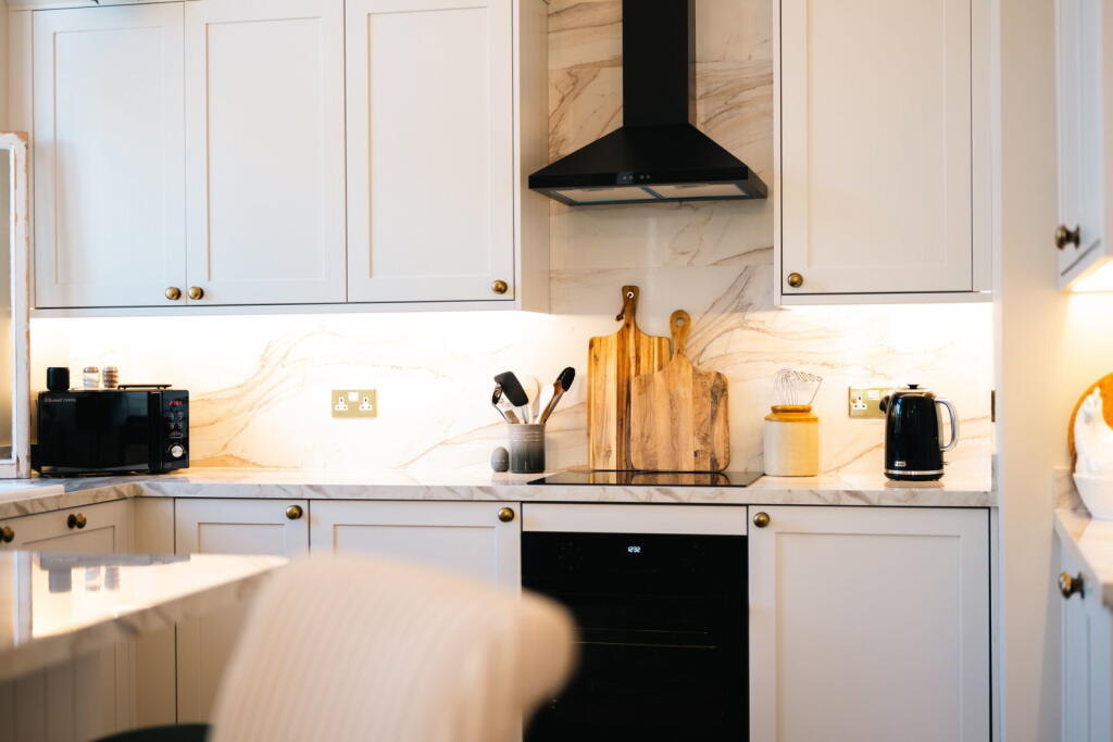 Apartment in Southampton - View 3