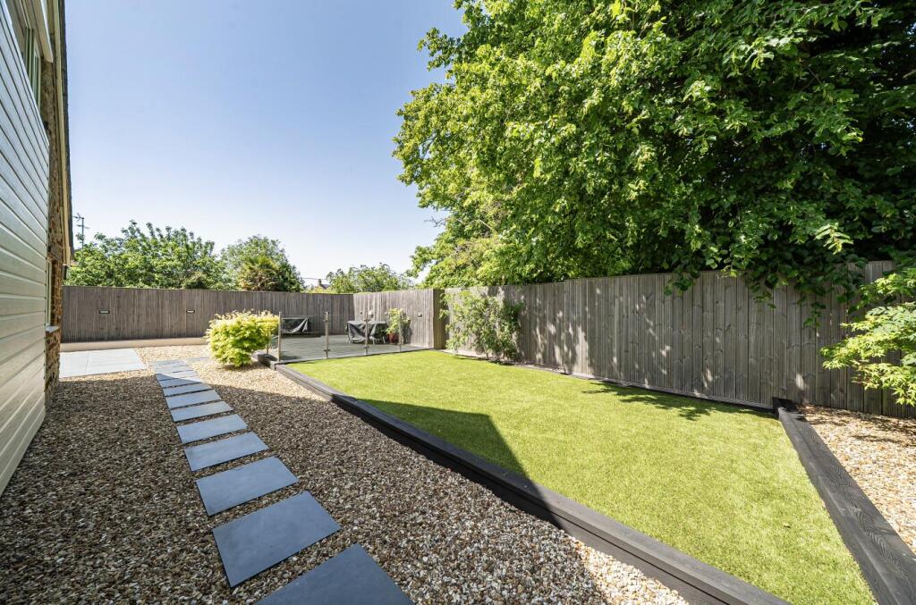 House in Northampton - View 5