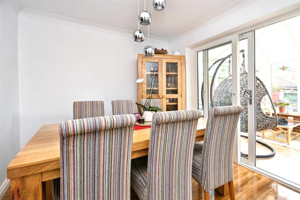 House in Eastbourne, Hampden Park - More