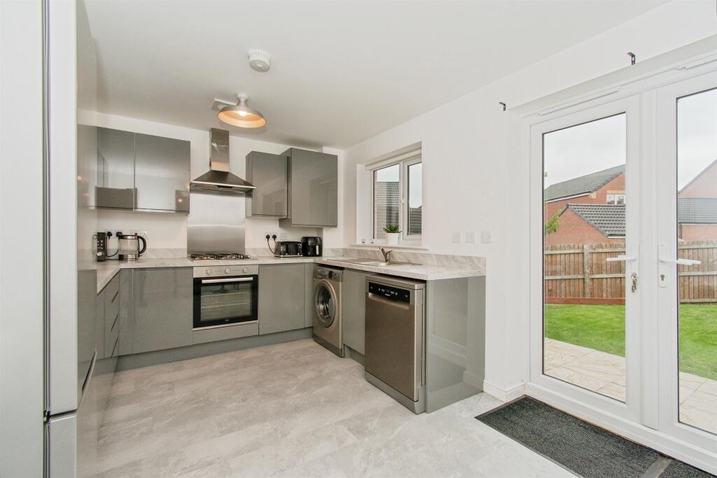 House in Wakefield, West Yorkshire - View 4