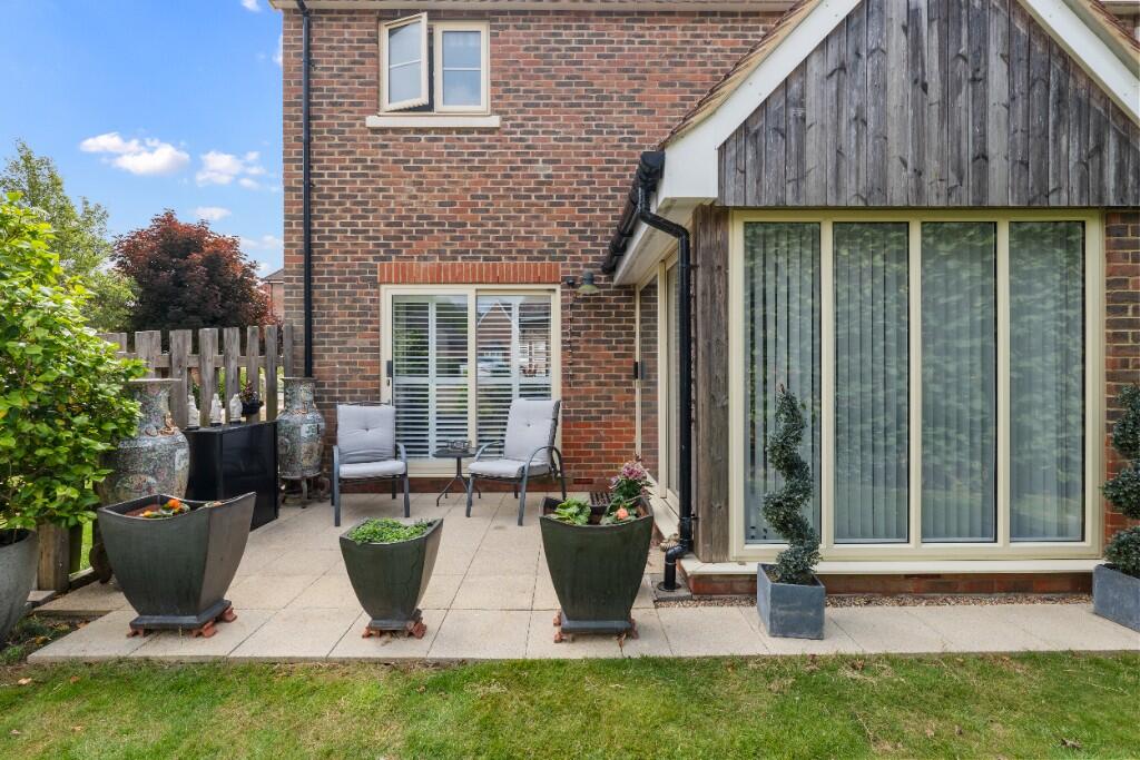 House in Horsham, Colgate - View 2