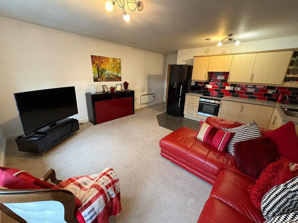 Pendle Court, Leigh photo 4
