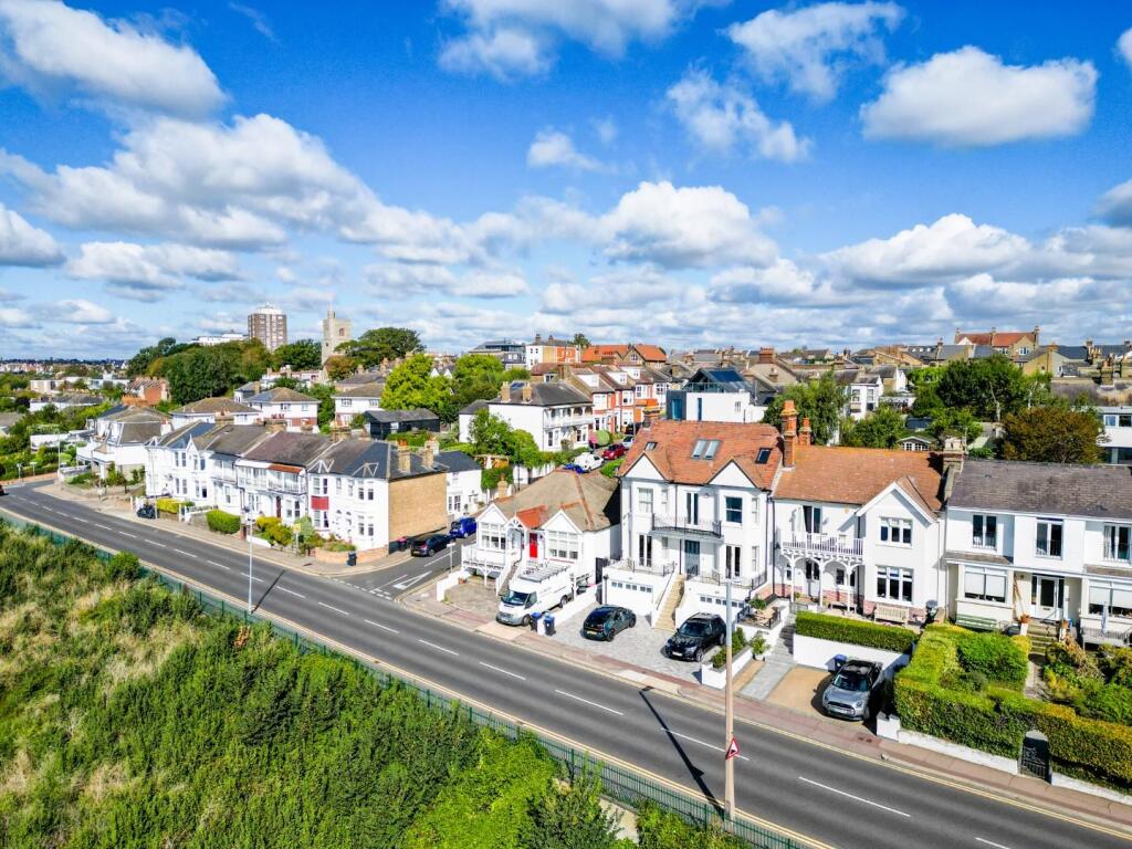 House in Southend-on-Sea - View 4
