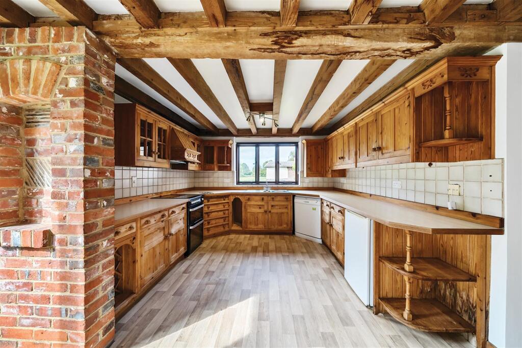 House in Salisbury, Britford - View 5