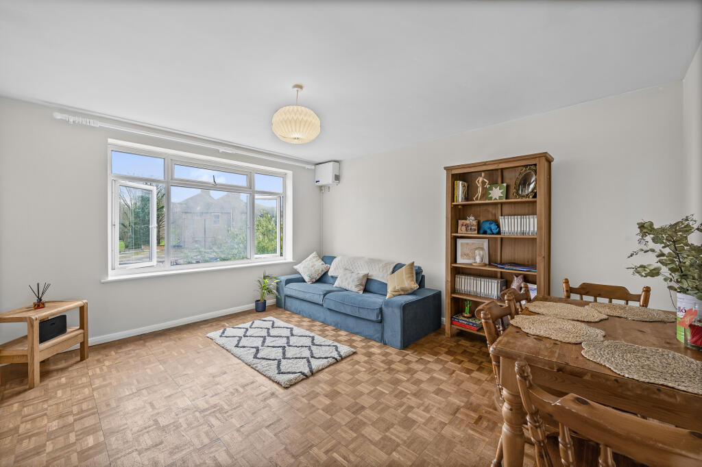 Main image of property: Kings Court, Barry Road, London, SE22