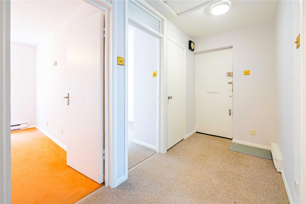 Apartment in Dacorum, Berkhamsted - View 5