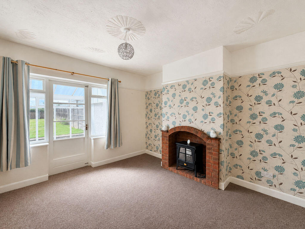 House in South Staffordshire, Great Wyrley - More