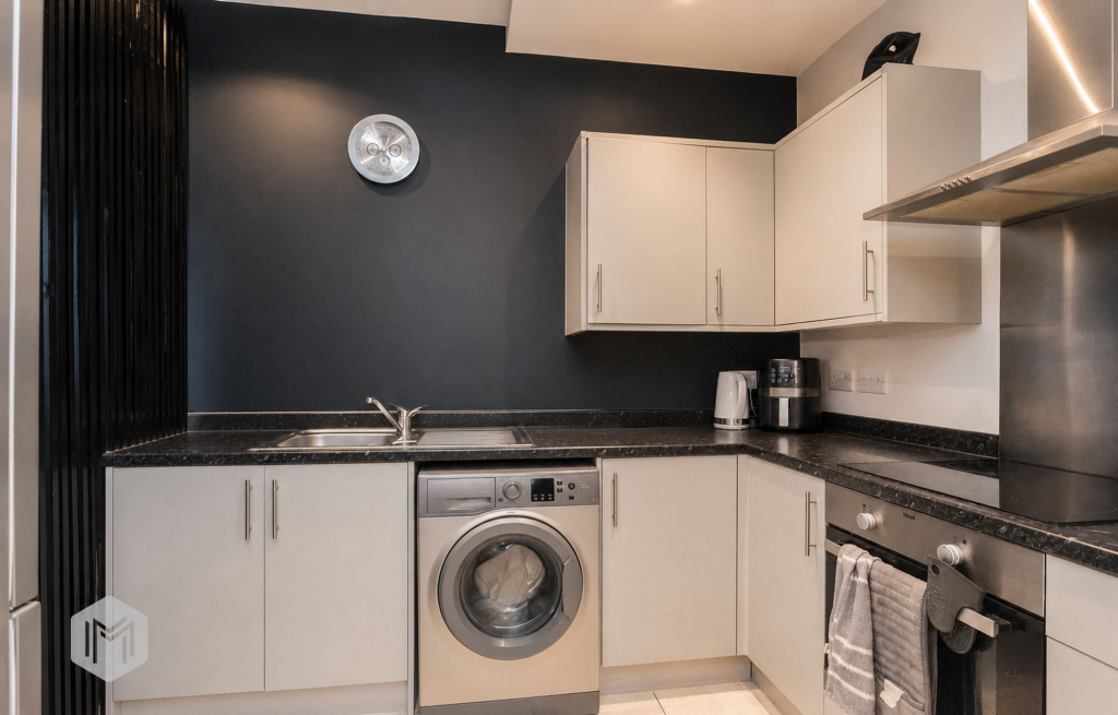 Apartment in Salford, Higher Broughton - More