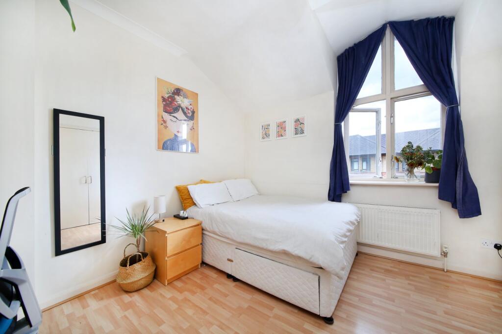 House in London - View 5