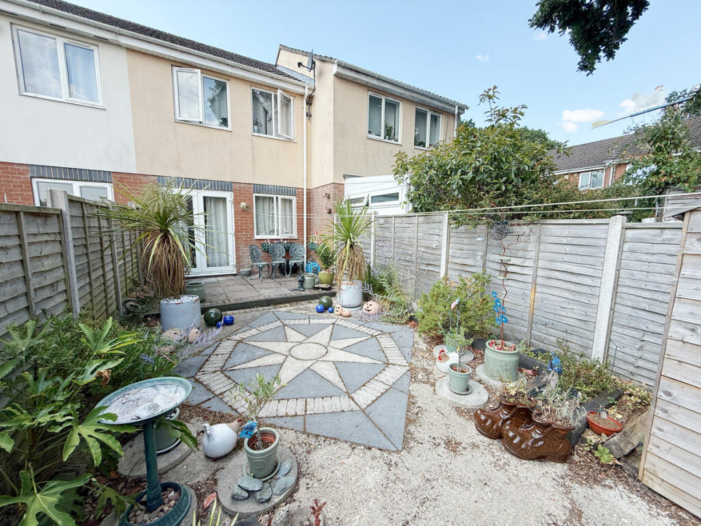 Viscount Close, Bournemouth, BH11 9 photo 2