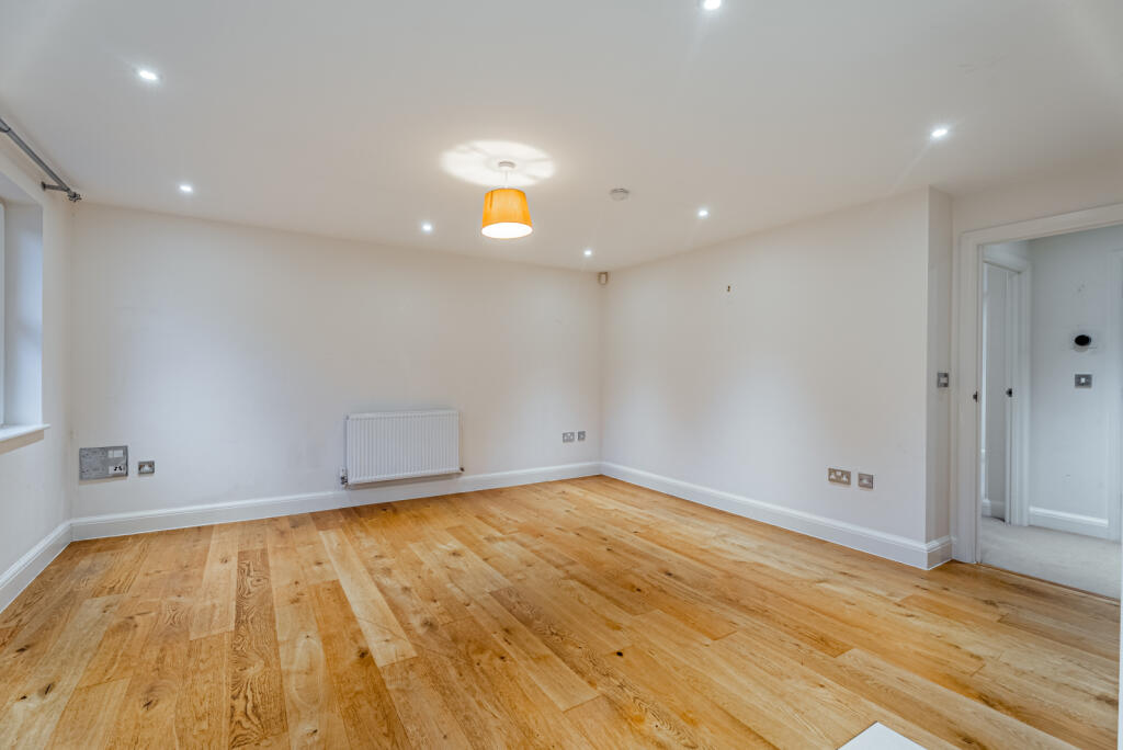 Additional image 6 of Thompsons Close, Harpenden, Hertfordshire, AL5