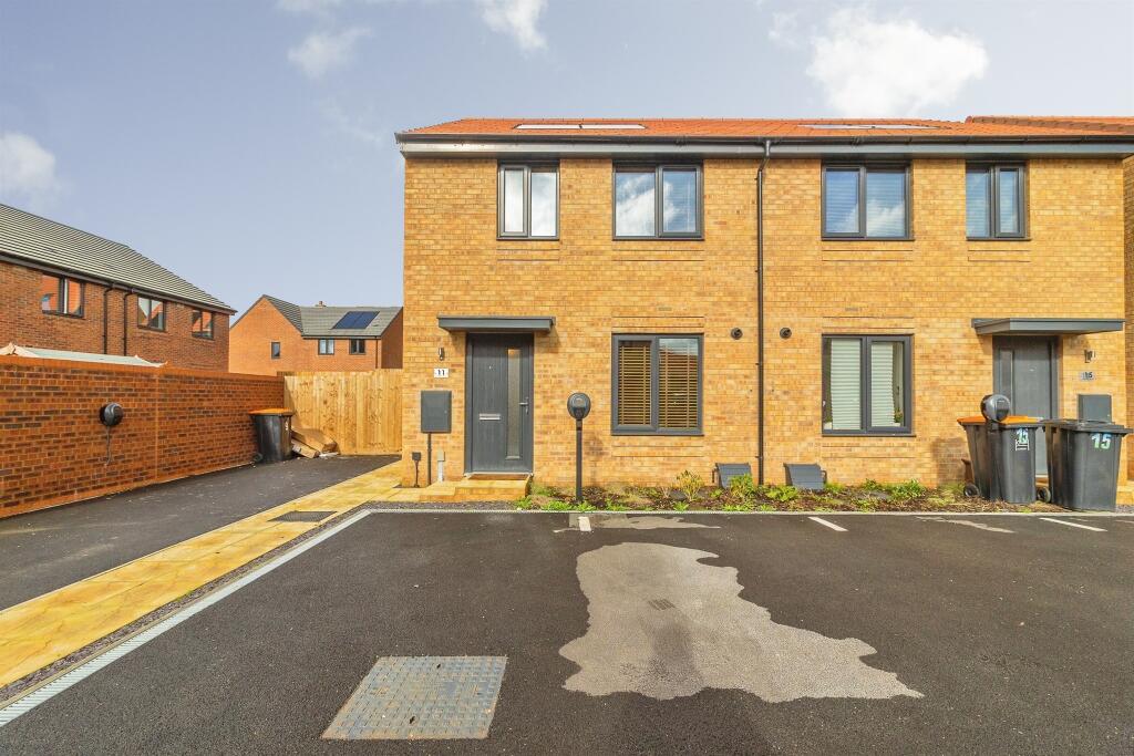 Main image of property: Franklin Fields, Leighton Buzzard