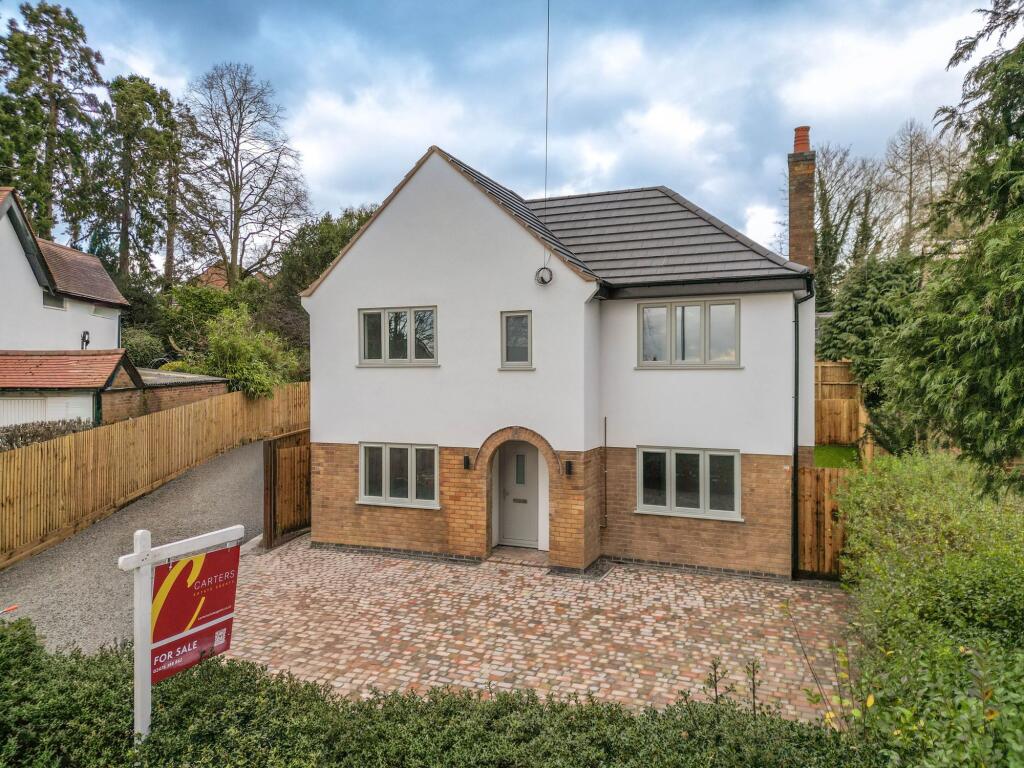 4-bed detached on Hollycroft, Hinckley, LE10, £500,000