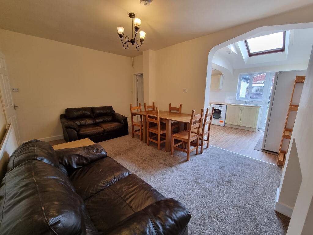 House in Warwick, Royal Leamington Spa - View 4