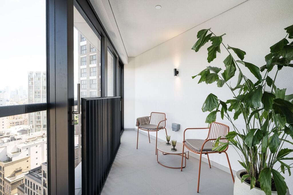 Apartment in London - View 5