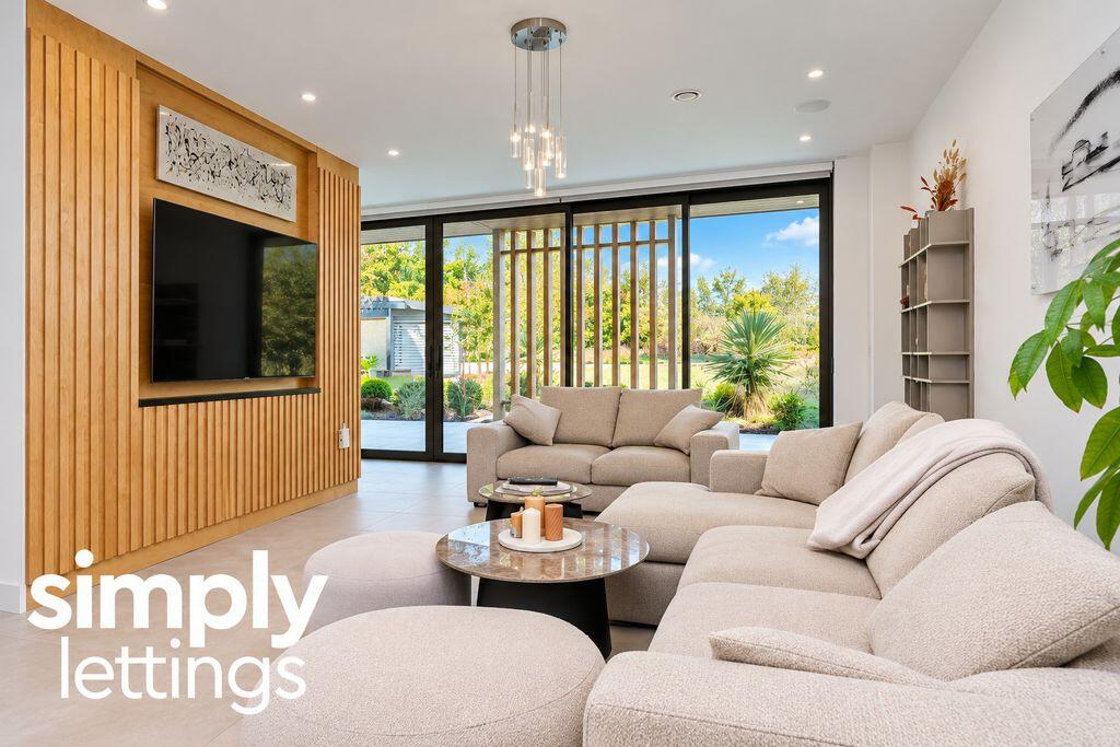 House in Redhill - View 3