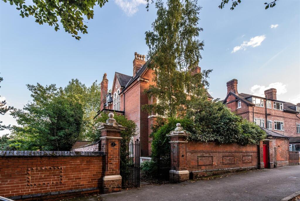 Main image of property: Cavendish Crescent South, The Park, Nottingham