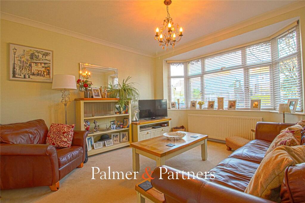 Turpins Avenue, Holland-On-Sea, Clacton-On-Sea, Essex, CO15 photo 2