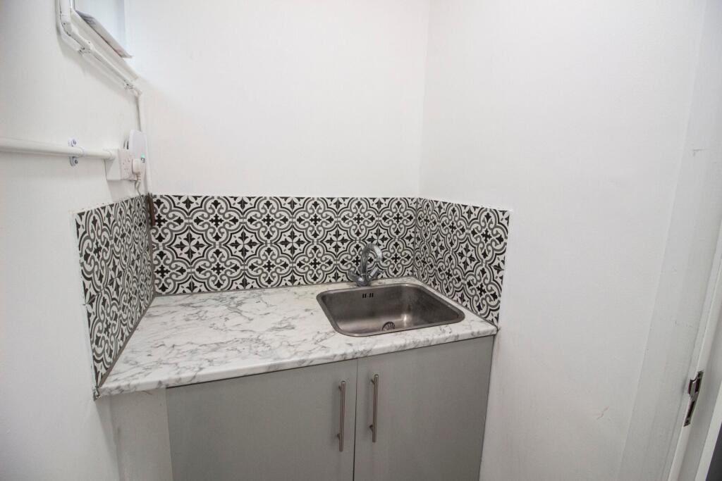Unit 11 Barratt Way (5)