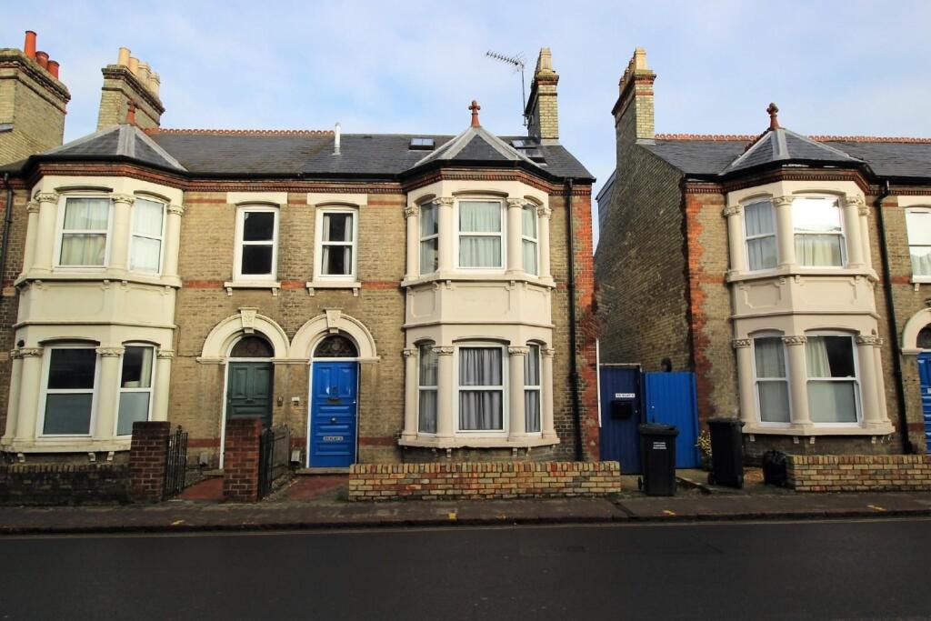 Main image of property: Room 5, Flat 2, 33 Mill Road, Cambridge