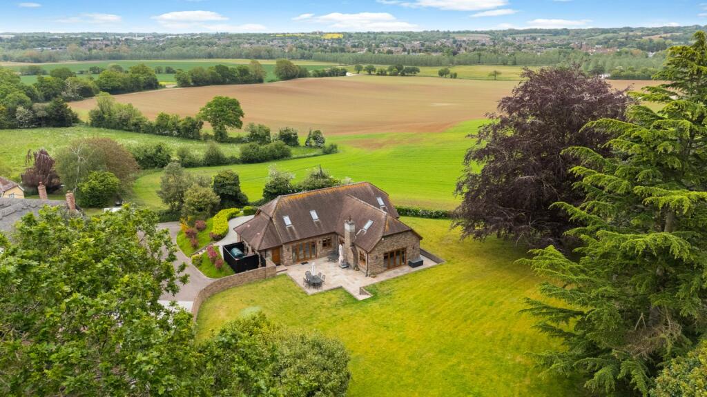 Main image of property: Highbank Cottage, Middleton, Sudbury, Essex, CO10