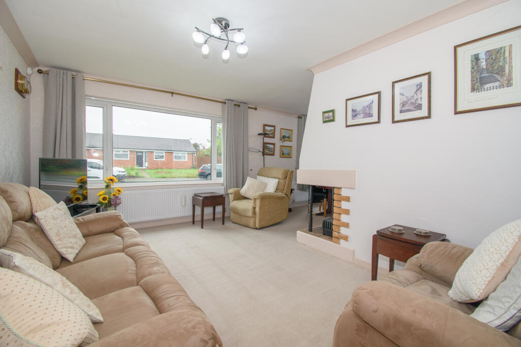 Mayfield Drive, Leigh, Lancashire photo 2