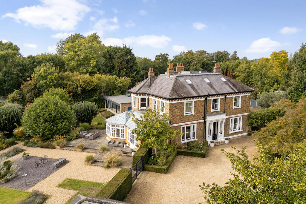 Main image of property: Staines Road, Wraysbury, TW19