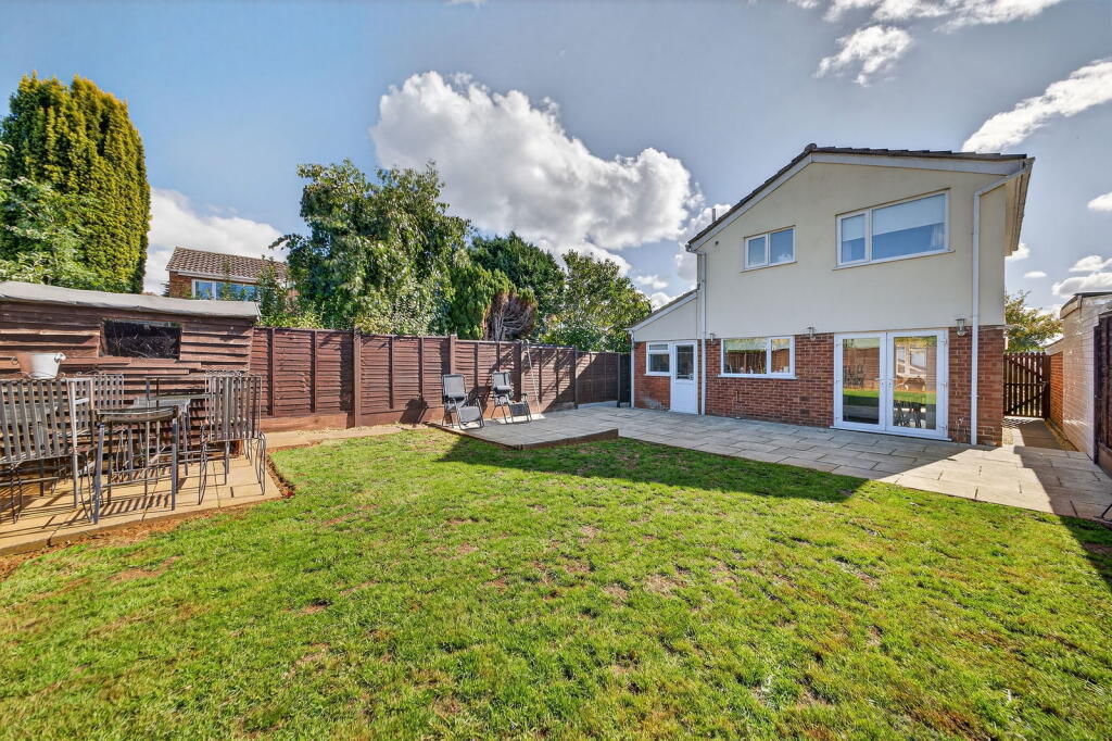House in Desborough, North Northamptonshire - View 2