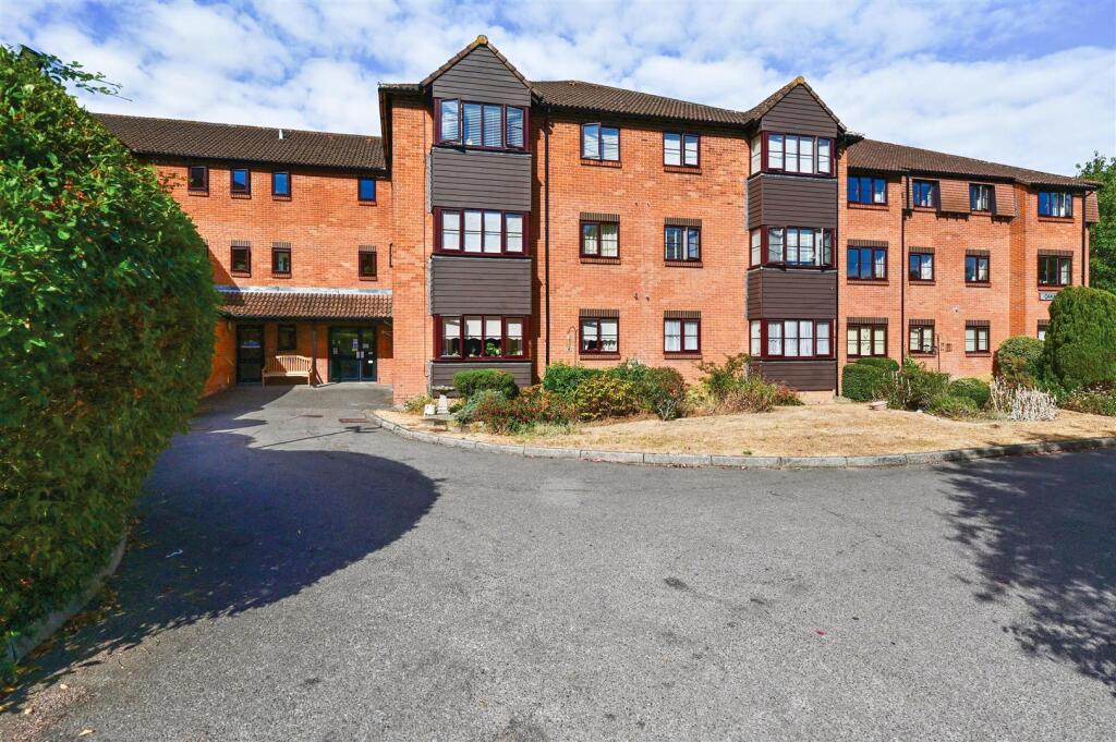 Oakfields, Lychpit, Basingstoke