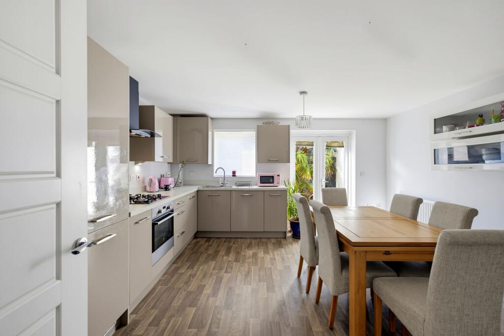 House in Swansea, Bon-y-maen - View 4