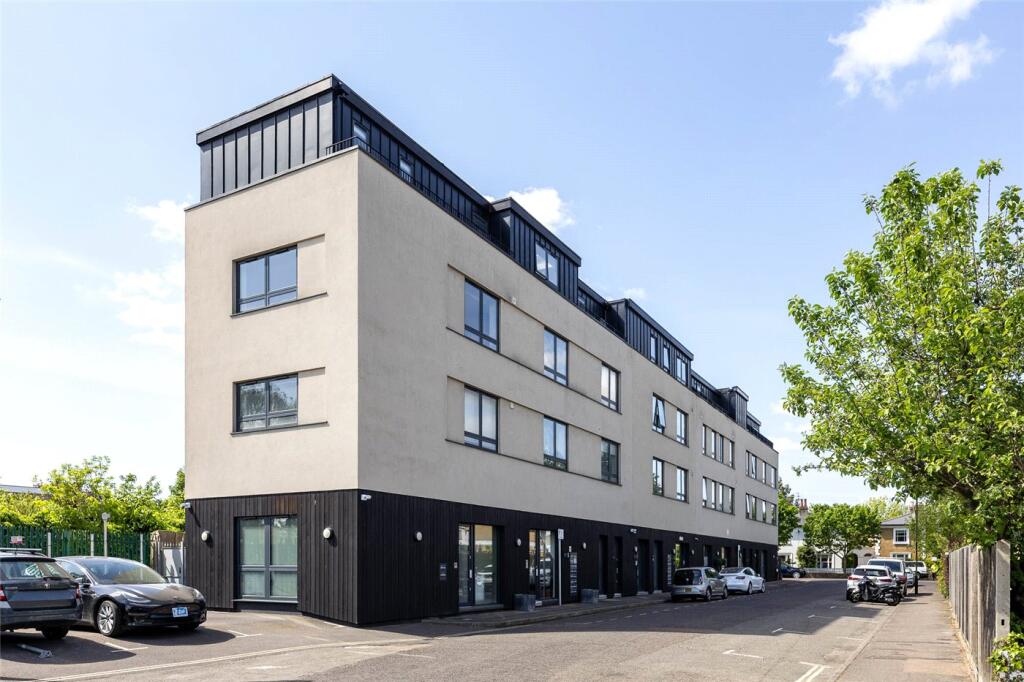 Apartment in Twickenham - More
