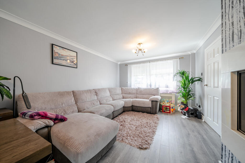 House in London, Broom Hill, Goddington - View 4