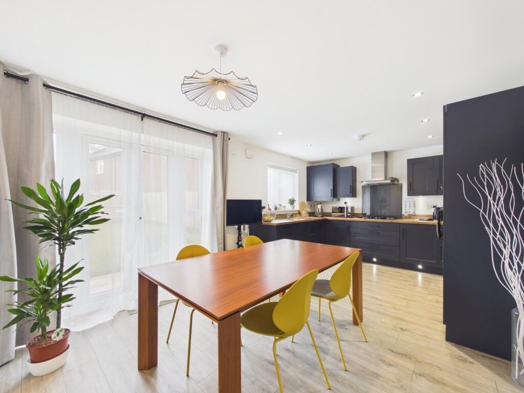 House in Worcester - View 2