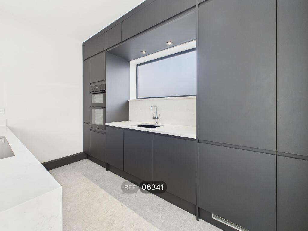 House in Brighton - View 5