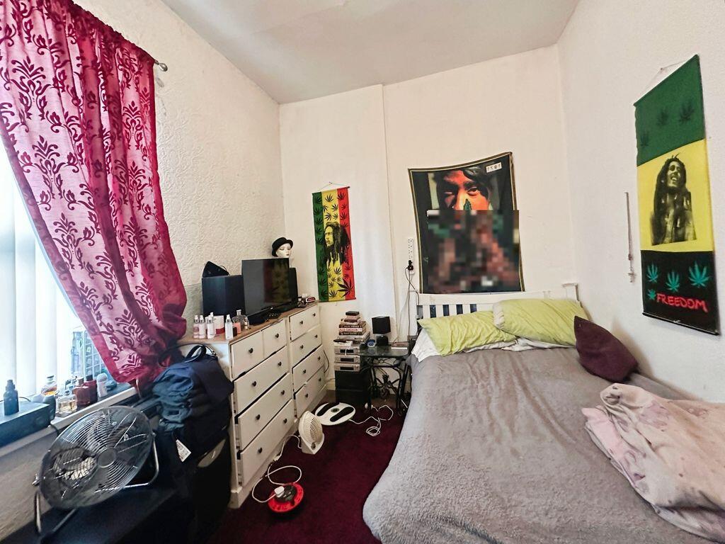Apartment in Bury, Greater Manchester - View 4
