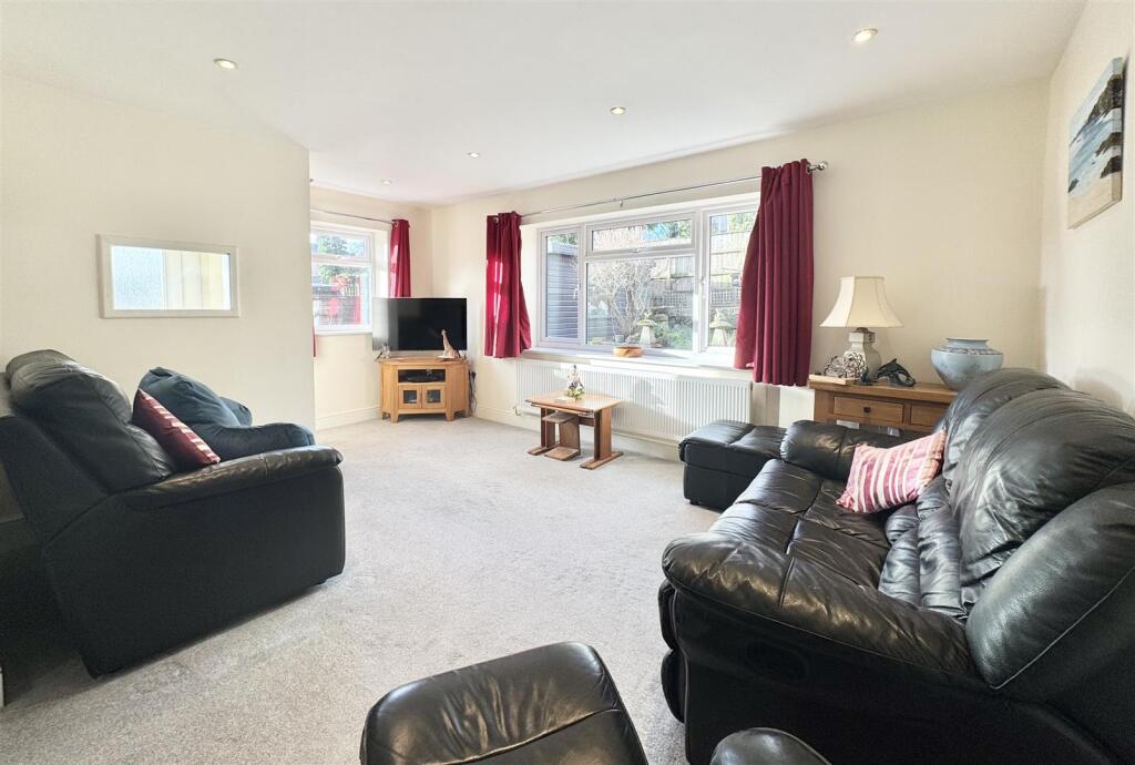 Tinglesfield, Stratton, Cirencester photo 3