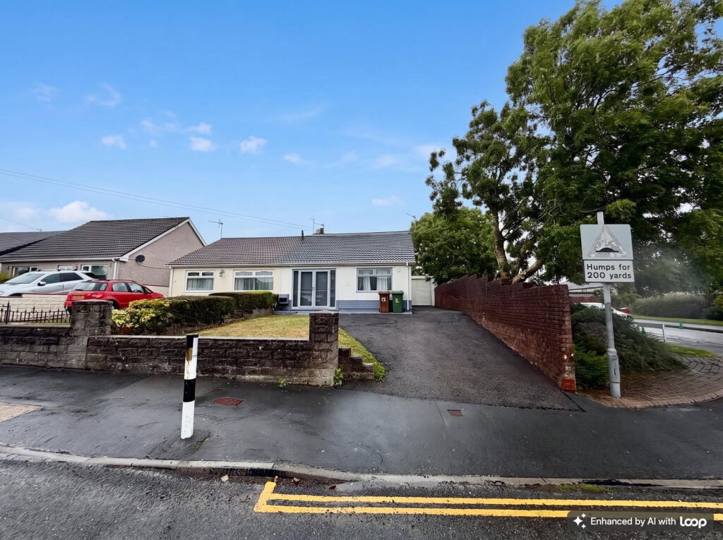 House in Newport - View 5