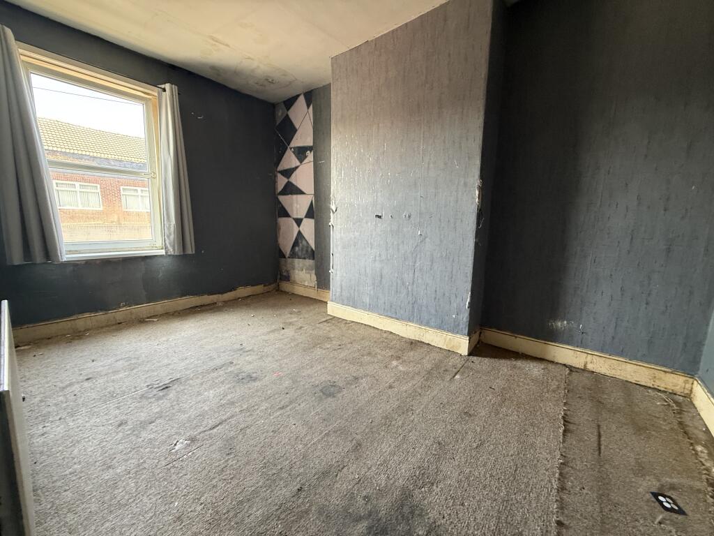 House in Rotherham, Parkgate - More