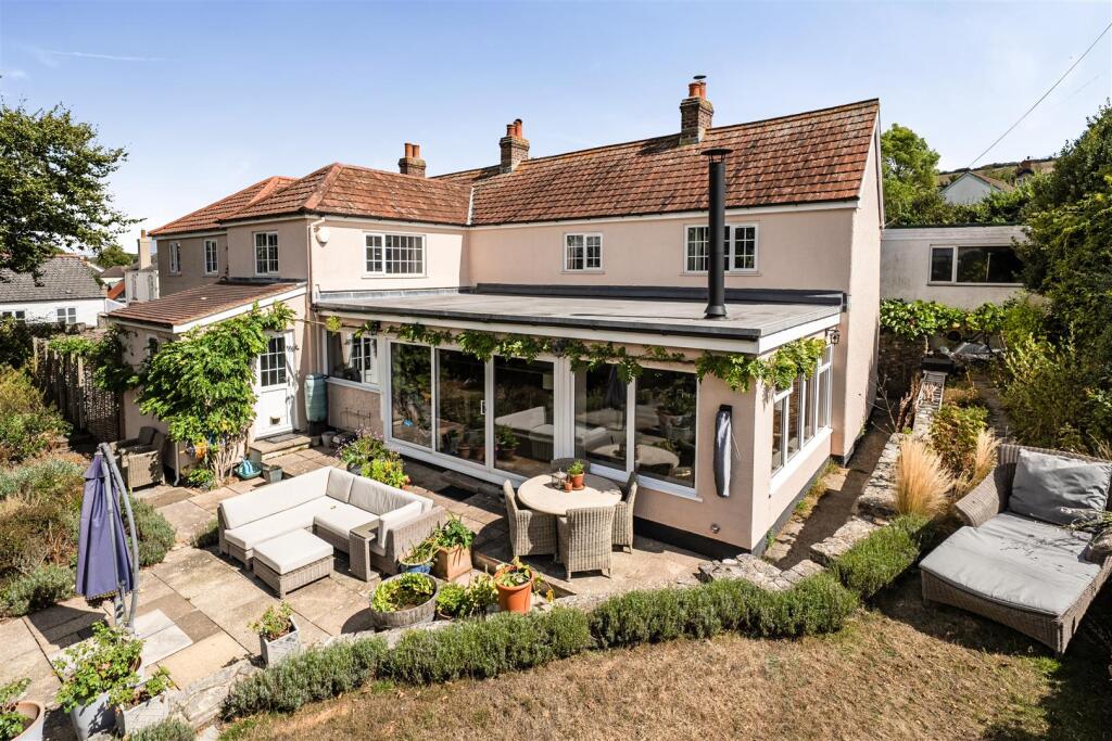 House in East Devon, Musbury - View 2