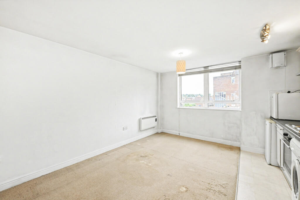 Apartment in Hemel Hempstead - View 5