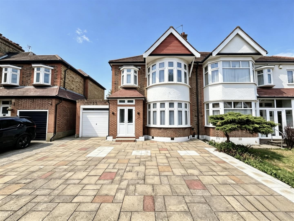 Main image of property: Park Drive, Winchmore Hill, N21