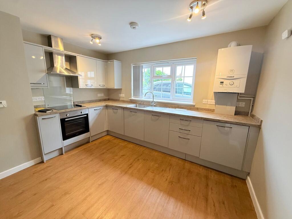Apartment in Taunton - View 3