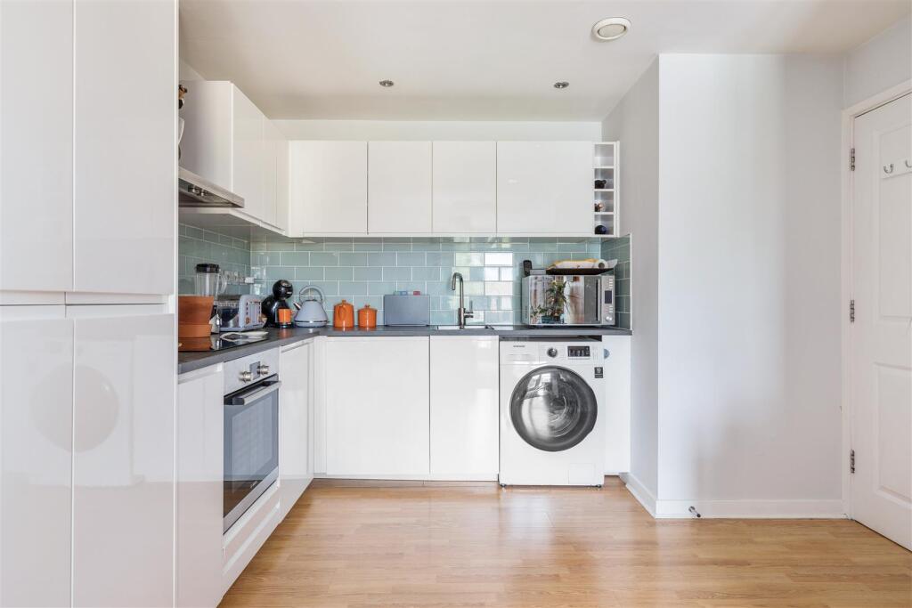 Apartment in London - View 3