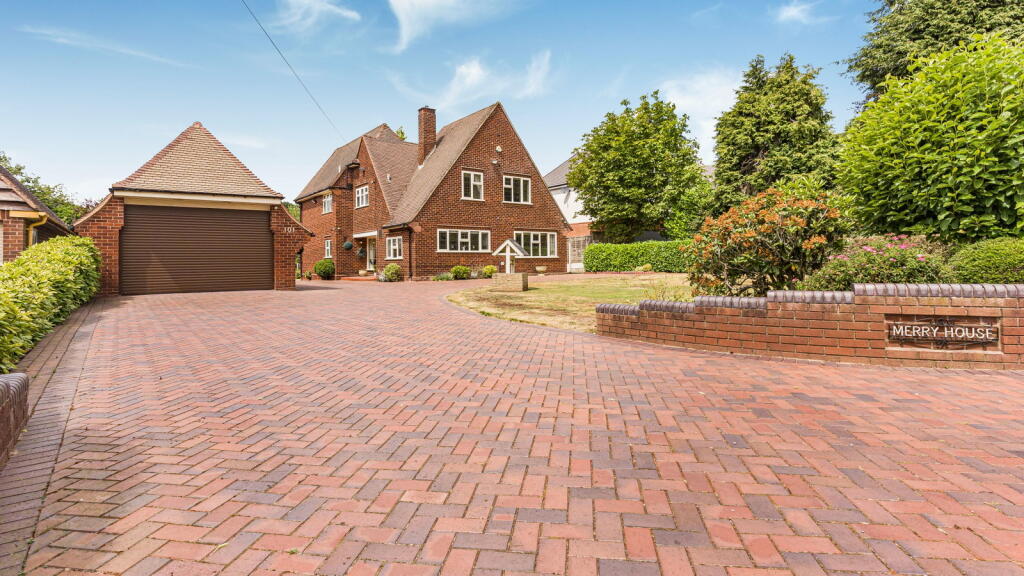 Main image of property: Little Sutton Lane, Sutton Coldfield, B75 6SN
