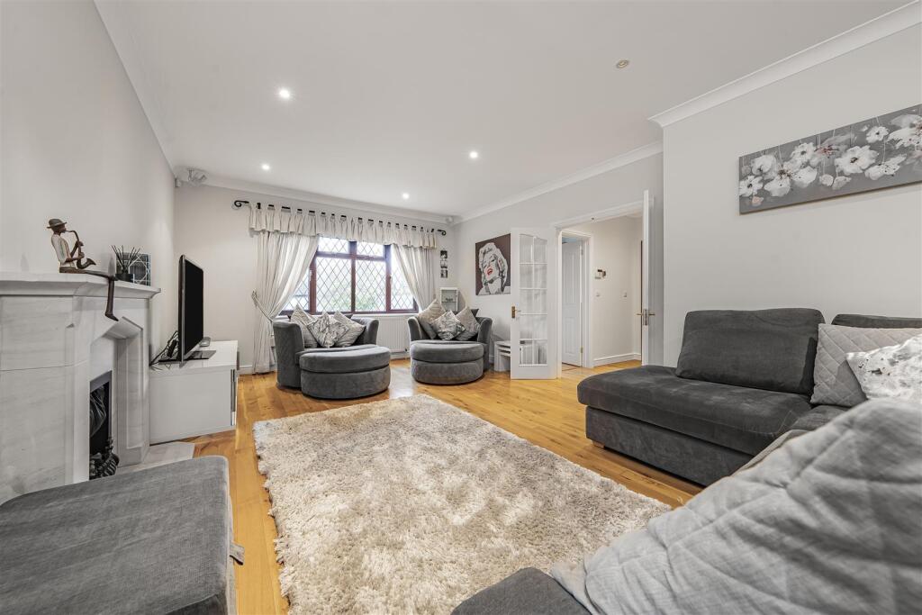 Additional image 3 of Hampstead Close, Bricket Wood, St. Albans